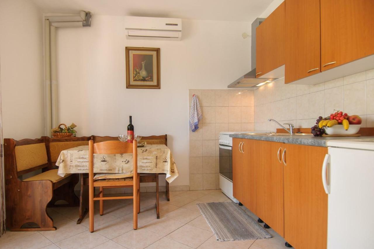 Apartments Nives Poreč Eksteriør billede