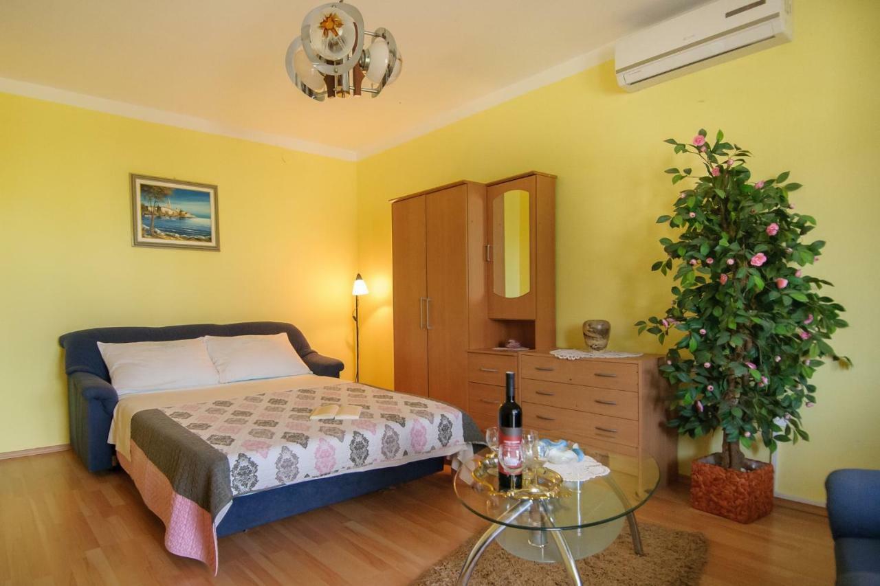 Apartments Nives Poreč Eksteriør billede